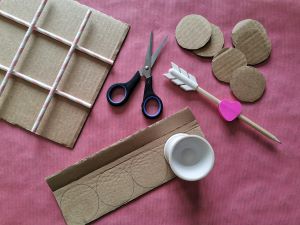 How To Make A Hugs and Kisses Game pieces